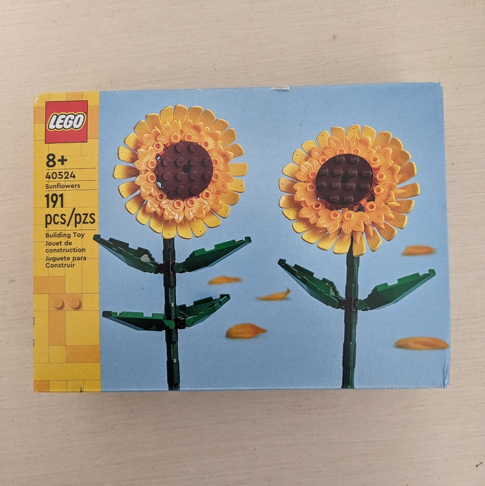 Sunflower LEGO set
